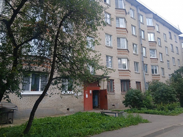 2 к.кв в п. Войсковицы, пл. Манина д.1