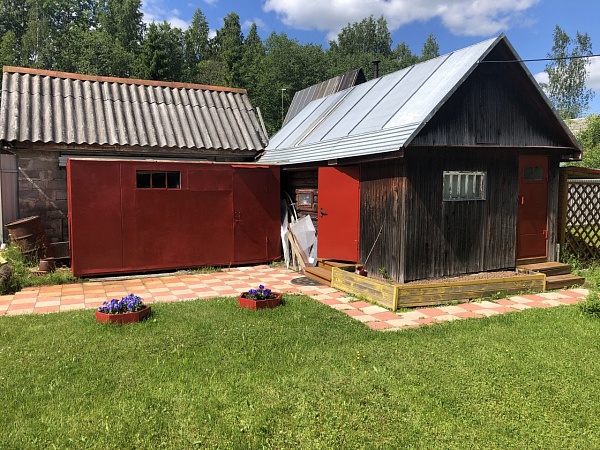 Дом в п. Кобрино СНТ Флора