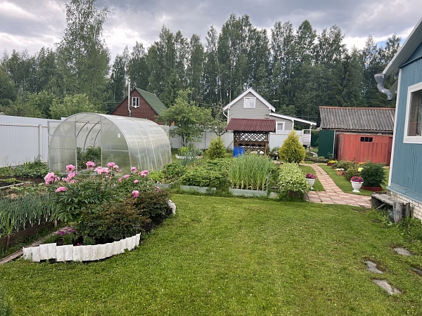 Дом в п. Кобрино СНТ Флора